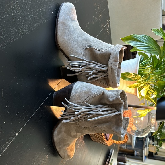 Sam Edelman sz. 10 Fringe gray suede booties - Picture 6 of 9